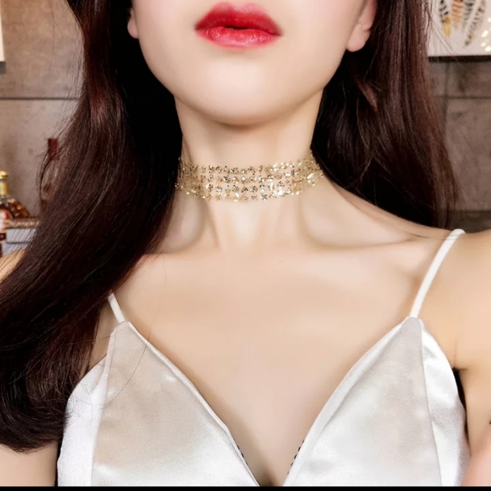 Sexy Invisible Gold Choker